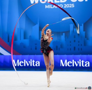 aa q wang zihan chn sfe03029 copia simone ferraro ph